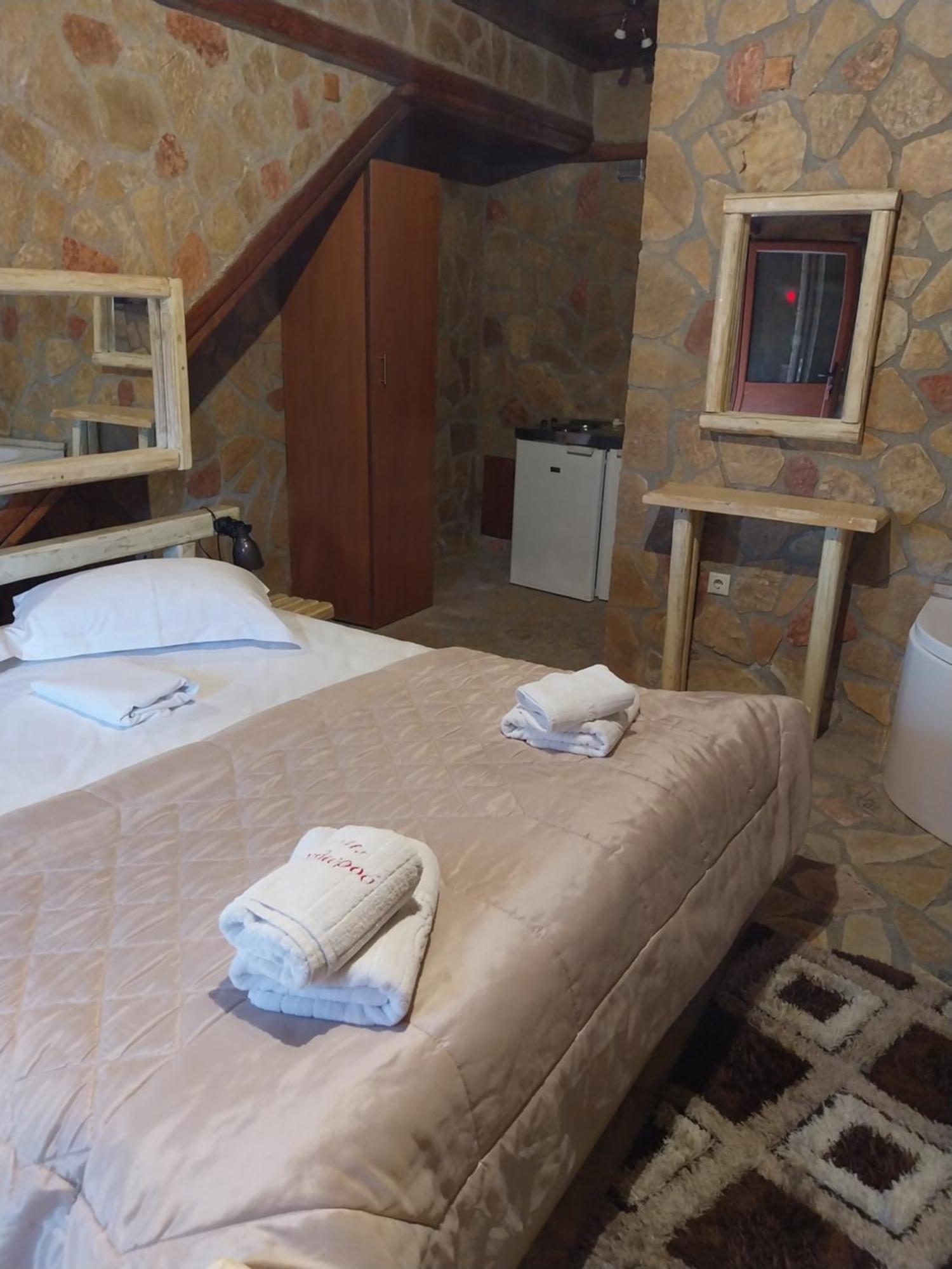 Vip Kalavrita Apartment ภายนอก รูปภาพ